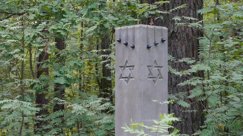 Мемориал в Бикерниекском лесу, Рига (Латвия) / Источник::cemetery-ru.livejournal.com