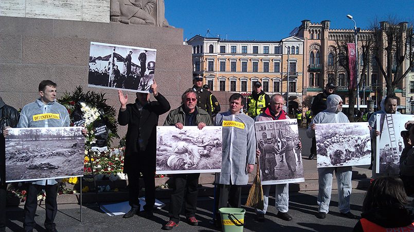 Активисты движения антифашистов в Риге / Источник: newsbalt.ru