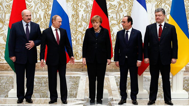 Главы государств Беларуси, России, Германии, Франции и Украины во время переговоров по урегулированию конфликта в Донбассе. Фото: rbth.com