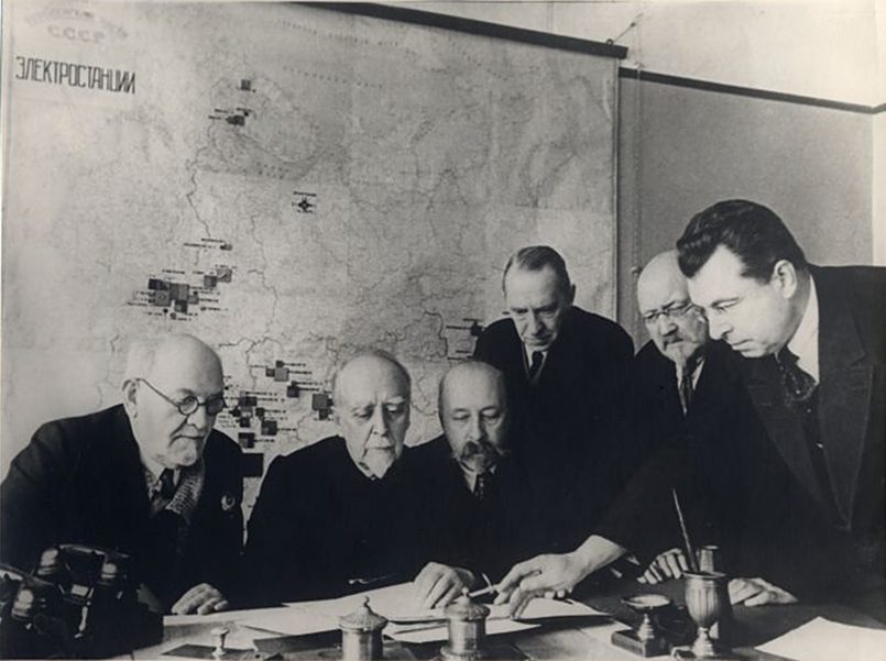 Участники электрификационной комиссии по разработке плана ГОЭЛРО, 1920 г. / Фото: mosenergo-museum.ru