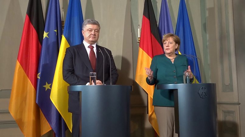 Петр Порошенко и Ангела Меркель / Фото: YouTube
