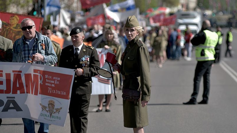 Отставной капрал латвийской армии на марше «Бессмертного полка» в Даугавпилсе / Фото: TVNET.lv 