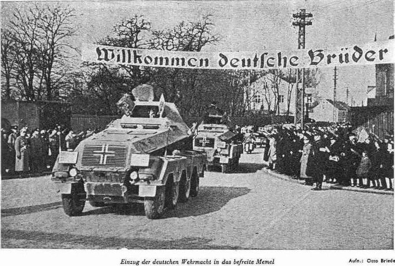 Добро пожаловать, немецкие братья. Весной 1939 года нацистским войскам местными агентами немецкого влияния был организован тёплый приём