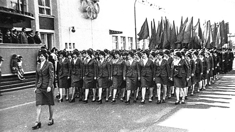 Торжественный марш студентов Института экономики и финансов в честь 60-летнего юбилея РКИИГА, 1979 год, Рига