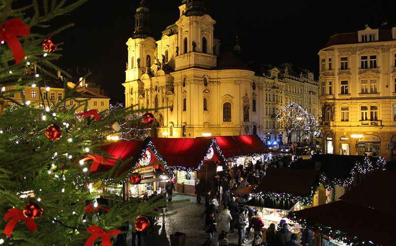 Рождественская ярмарка в Старом городе / Фото: lifetravelcompany.eu