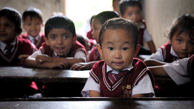 Младшие школьники в Индии / Фото: emigrant.guru