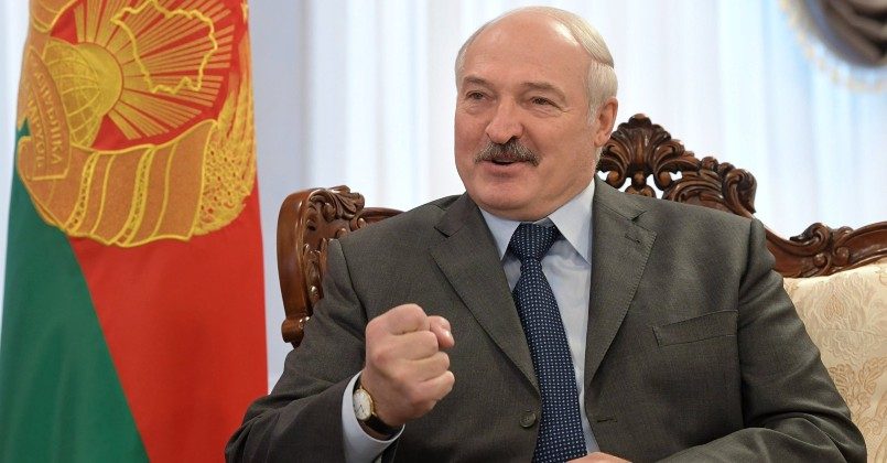 Лукашенко пригрозил репрессиями губернаторам