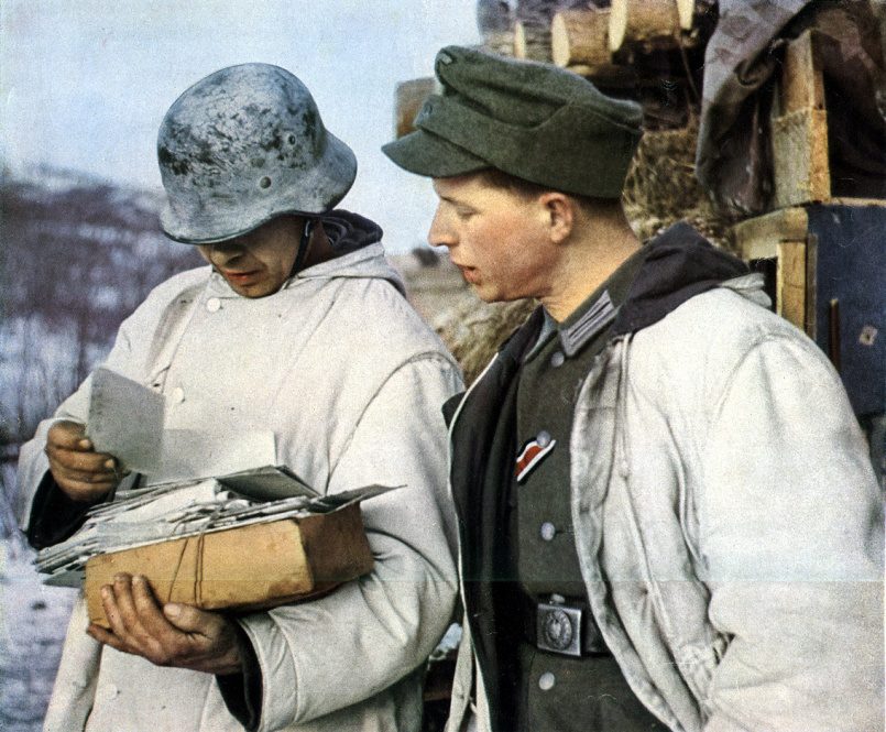 Забыли об украденных шубах: что писали немки в письмах своим мужьям на восточный фронт в 1944 г.?