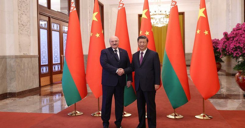 Си Цзиньпин заявил о планах укреплять политическое сотрудничество с Беларусью