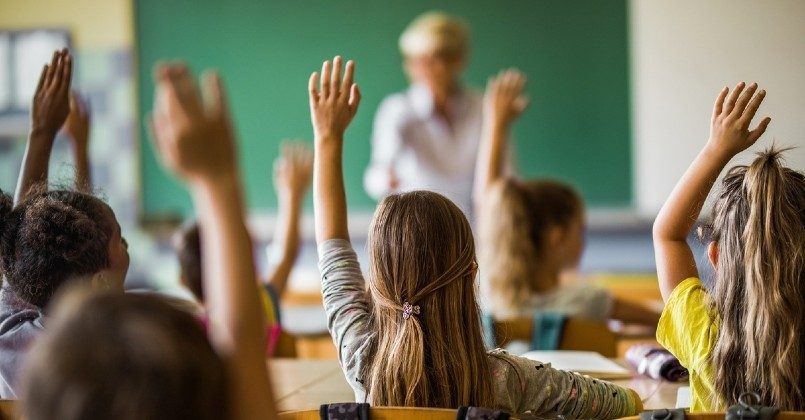 Глава Минфина Молдовы предложил перевести русскоязычные школы на румынский язык