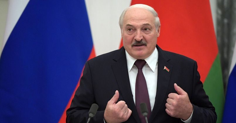 Лукашенко поздравил соцработников с профессиональным праздником