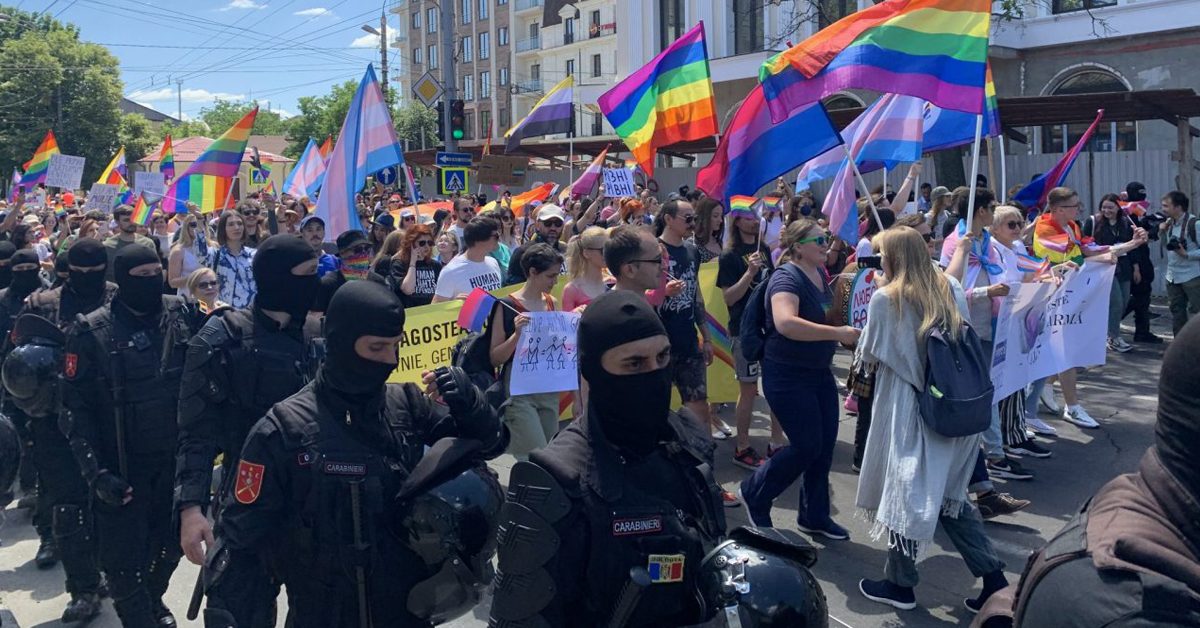 Радуга над страной: Майя Санду навязывает жителям Молдовы ЛГБТ-ценности