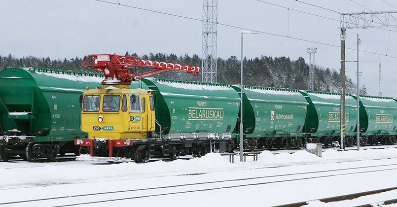 Президент Литвы призвал железнодорожников к отказу от транзита грузов из РФ и Беларуси