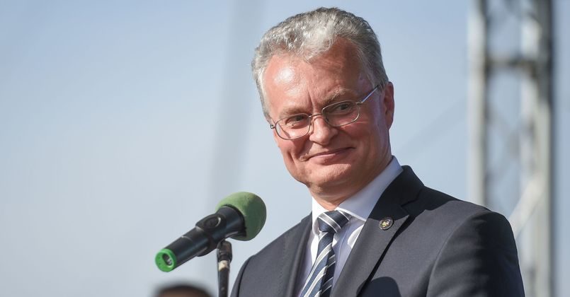 Президент Литвы предложил брать кредиты на временные оборонные проекты