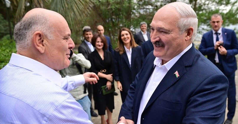 В Евросоюзе осудили визит президента Беларуси в Абхазию