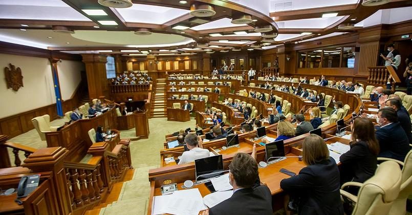 Парламент Молдовы приостановил действие договора об армиях в Европе