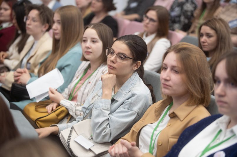 Мэрия Краснодара заманивает молодых педагогов Калининграда