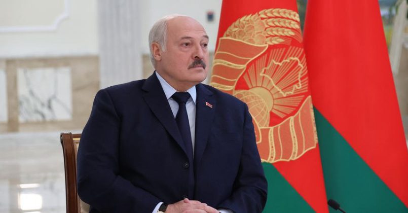 Лукашенко пообещал ответить на закрытие пунктов пропуска Польшей и Литвой