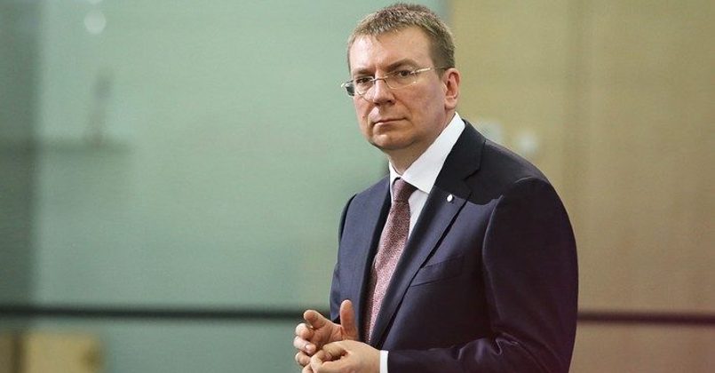 Глава МИД Латвии «очень серьезно» попросил жителей страны отказаться от поездок в Беларусь