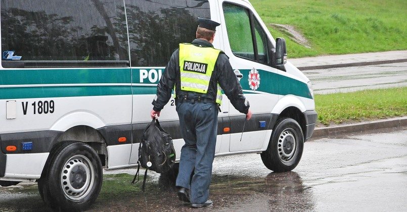 В Литве сотни учреждений получили сообщения о минировании