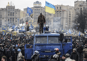 Atgavusi nepriklausomybę Ukraina pabandė eiti demokratizavimo keliu