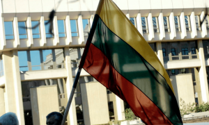 Большинство литовцев заявили, что в случае иноземного вторжения они не будут защищать нынешнюю власть