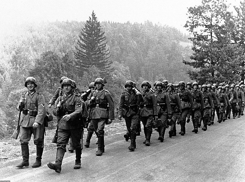 Немецкие войска входят в Чехословакию / Фото: EAST NEWS