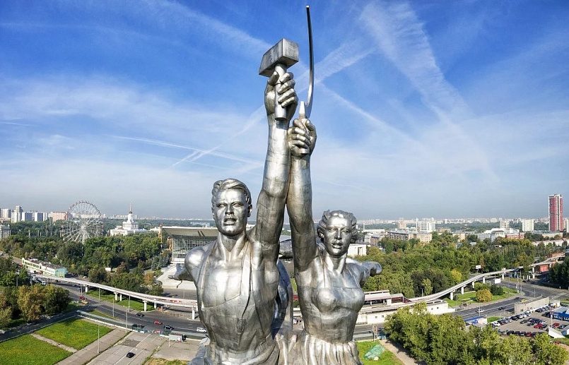 Скульптурная группа «Рабочий и колхозница», В. Мухина / Фото: Yandex