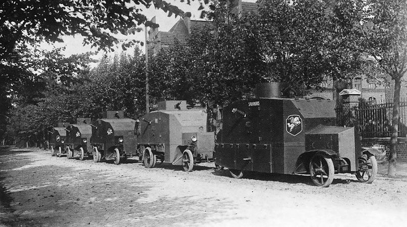 Весной 1923 года по улицам Клайпеды прокатились литовские бронемашины Даймлер