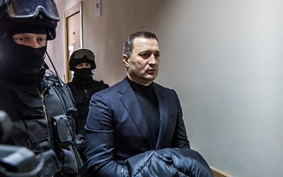 Экс-премьера Молдовы обвинили в финансовых махинациях