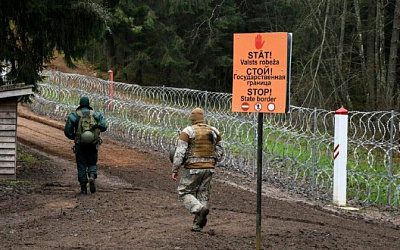 Латвийские силовики избили и выбросили беженцев на границе с Беларусью