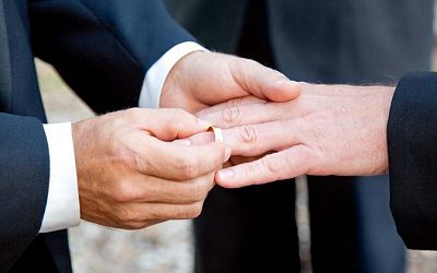 В Латвии без референдума приняли закон об однополых браках
