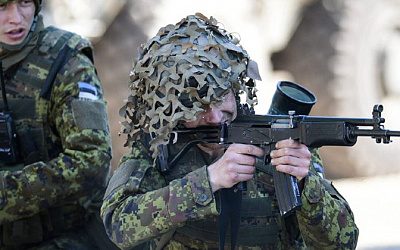 Эстонские военные случайно обстреляли британских солдат