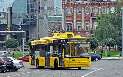 Власти Киева для экономии электроэнергии снимут с маршрутов троллейбусы