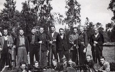 Страшное лето 1945 г. в Прибалтике: советским активистам было опасно ездить по хуторам и деревням. Там была власть бандитов  