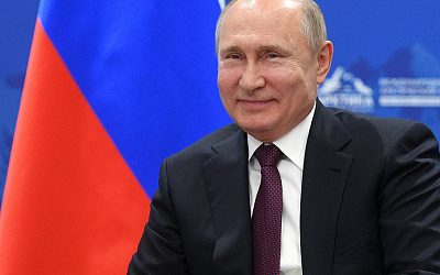 Россия «мягко оккупирует» Латвию майками с Путиным