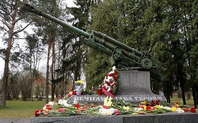 Сейм Латвии поддержал введение штрафов за демонстрацию военной техники СССР вне музеев