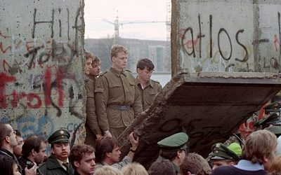 Российский историк объяснила причины тяготения жителей бывшей ГДР к правым радикалам