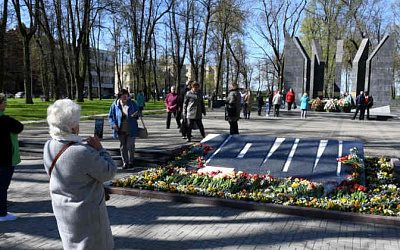 В правительстве Латвии назвали саботажем нежелание Даугавпилса сносить советские памятники