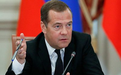 «Первый пошел»: Медведев прокомментировал отставку премьера Великобритании