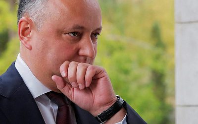 Додона отстранили от должности президента. Но «война» между пророссийской и проевропейской партиями Молдавии не закончена