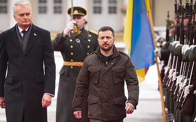 Равнение на Киев: власти стран Прибалтики нашли для себя «демократический» идеал