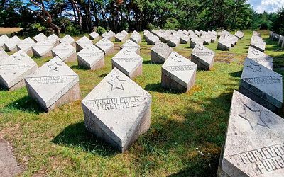 Посольство РФ требует отказаться от сноса могил советских солдат в Эстонии