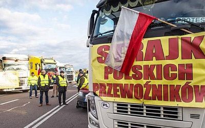 На Украине заявили о рекордном сокращении экспорта из-за блокады границы с Польшей