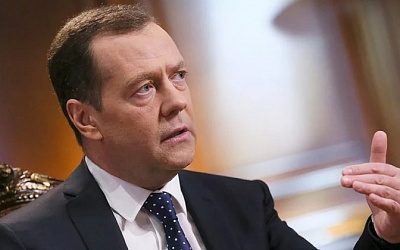 Медведев назвал страны Балтии и Польшу предателями европейских интересов