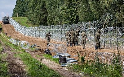 В Польше назвали условие для сноса стены на границе с Беларусью