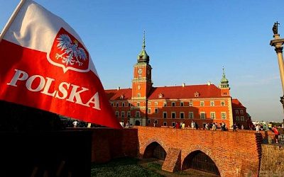 Польша возобновляет выдачу туристических виз белорусам