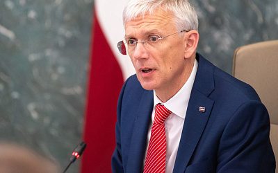 Власти Латвии оправдываются за провал борьбы с коронавирусом