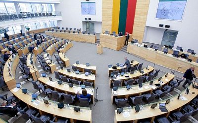 Депутаты Сейма Литвы отклонили резолюцию о повышении зарплат учителям