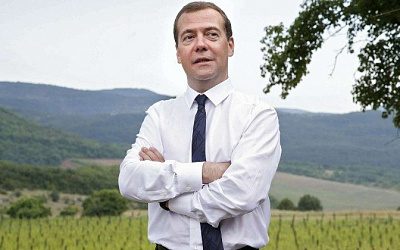 Медведев послал Европарламент после требования вернуть Румынии золото
